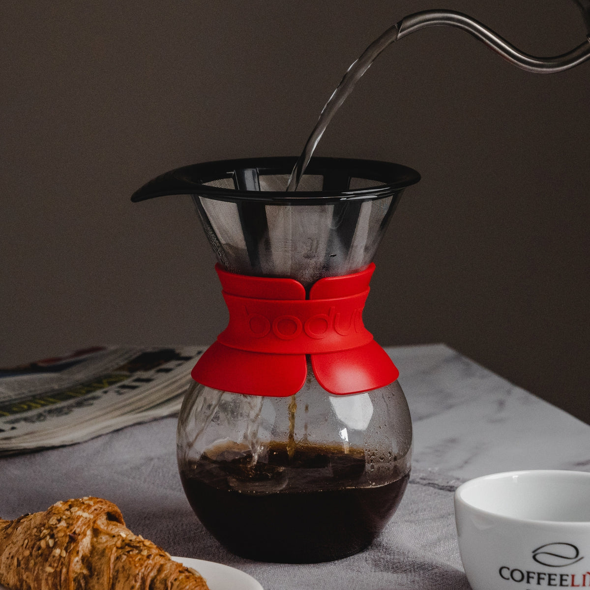 Bodum Pour Over 1.0 L+FREE Bag of Coffee